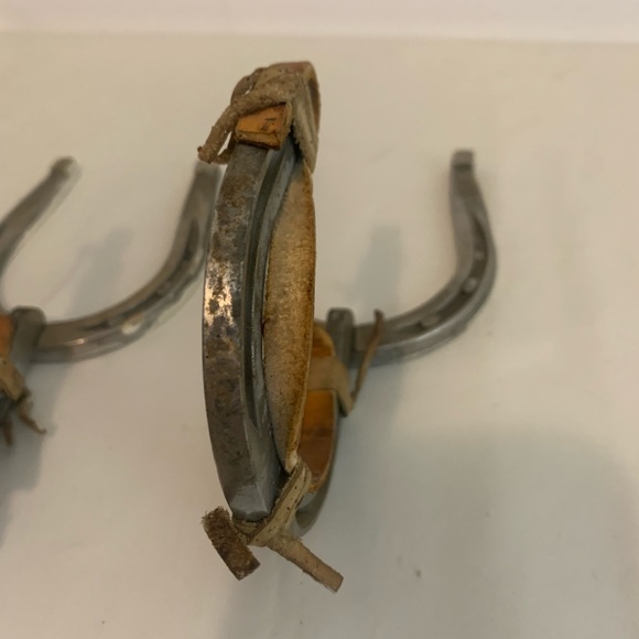 Rustic Silver Horseshoe Decor - Picture 3 of 10